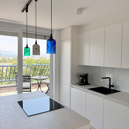 Luxe Penthouse With A Castle View Любляна Екстериор снимка