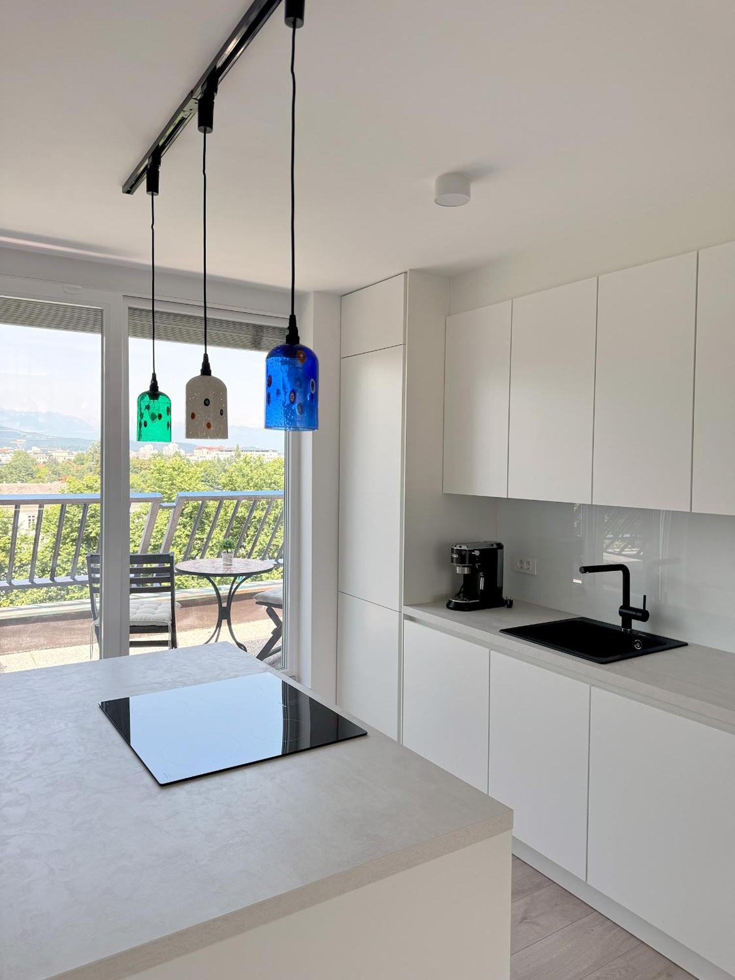 Luxe Penthouse With A Castle View Любляна Екстериор снимка